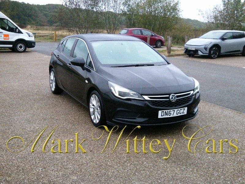 2017 Vauxhall Astra Hatchback 1.4i Turbo Tech Line Nav Hatchback 5dr Petrol Manual Euro 6 125 ps